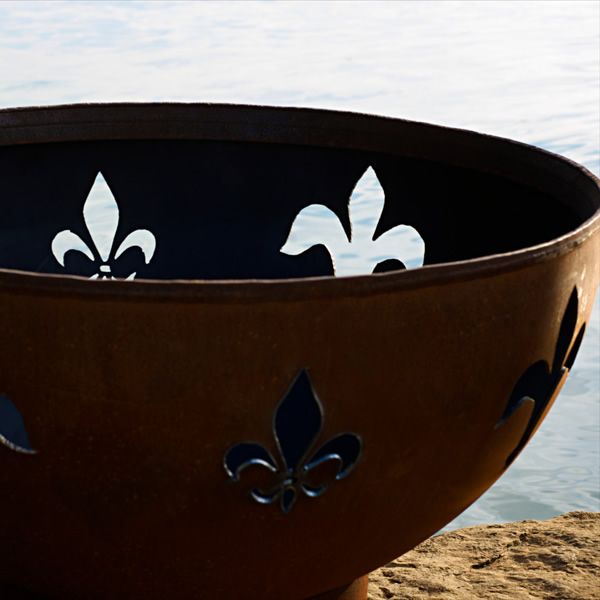 Fleur De Lis Fire Pit